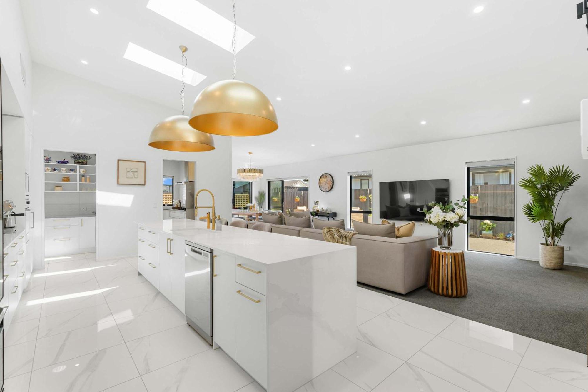 5-bed Luxury Living At It's Finest That Sleeps 10 Holiday home